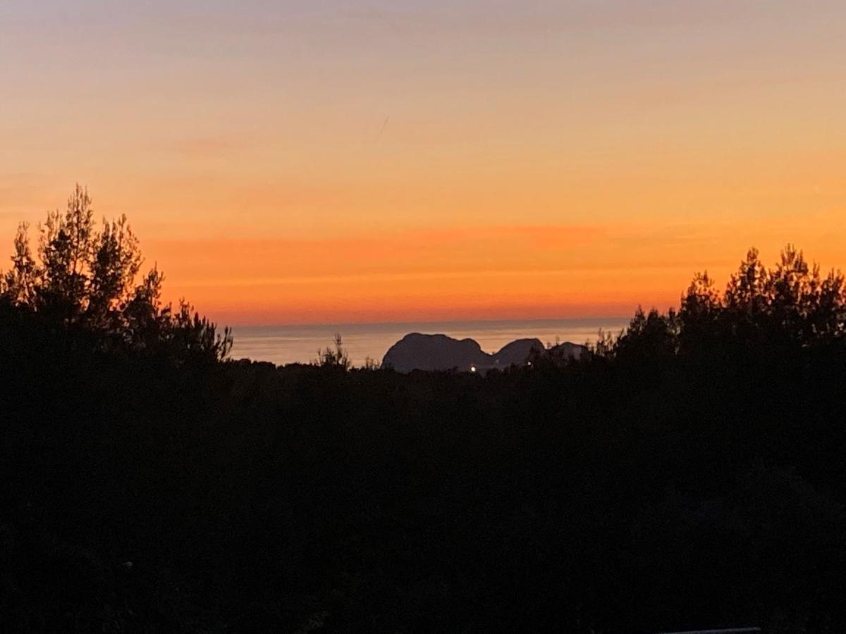 Avec Jacuzzi Sur Les Hauteurs De La Ciotat